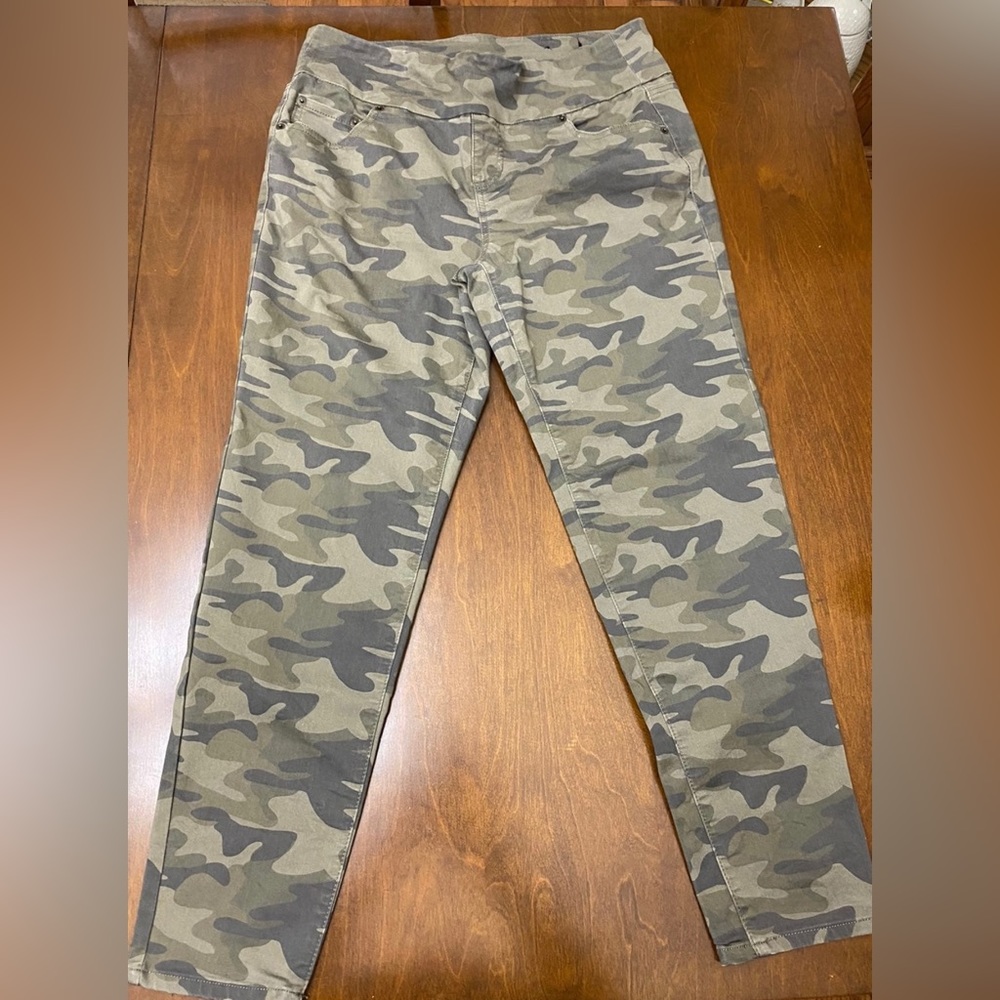 Avenue Denim Skinny 14/16 Camo Print